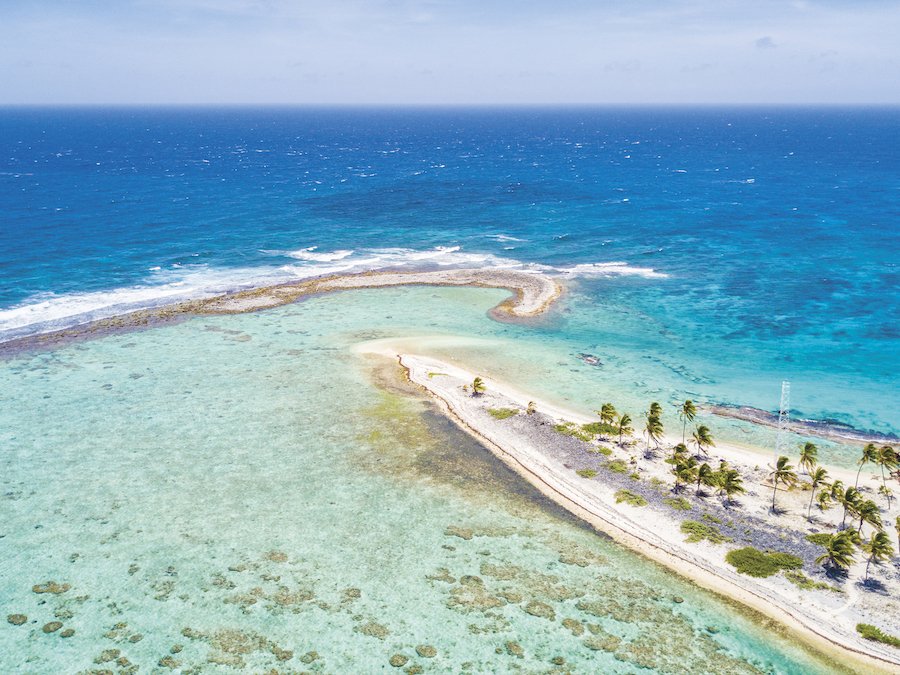 Shades of blue water in the Belize Barrrier Reef